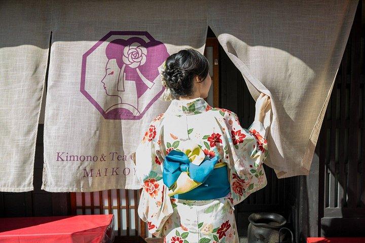 錦・京都舞妓屋で着物茶会