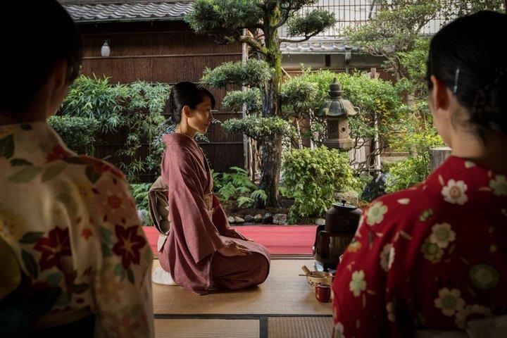 錦・京都舞妓屋で着物茶会