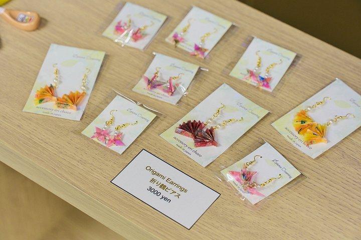 Tokyo: Shinjuku Calligraphy Workshop – Scroll or T-Shirt