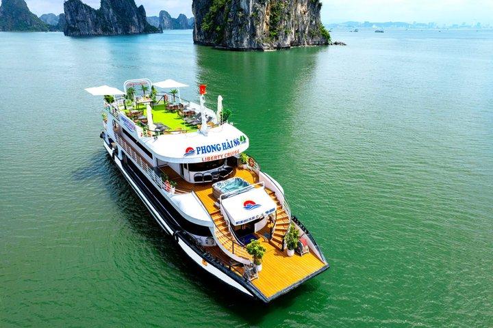 Halong Bay Day Trip Liberty 4-stjärniga kryssningsgrotta och kajakpaddling