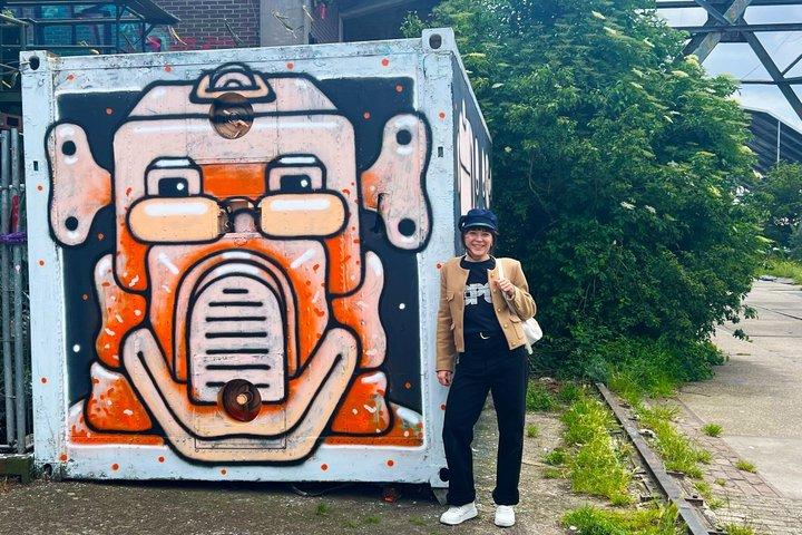 地元オランダ語ガイド付きストリートアートウォーキングツアー