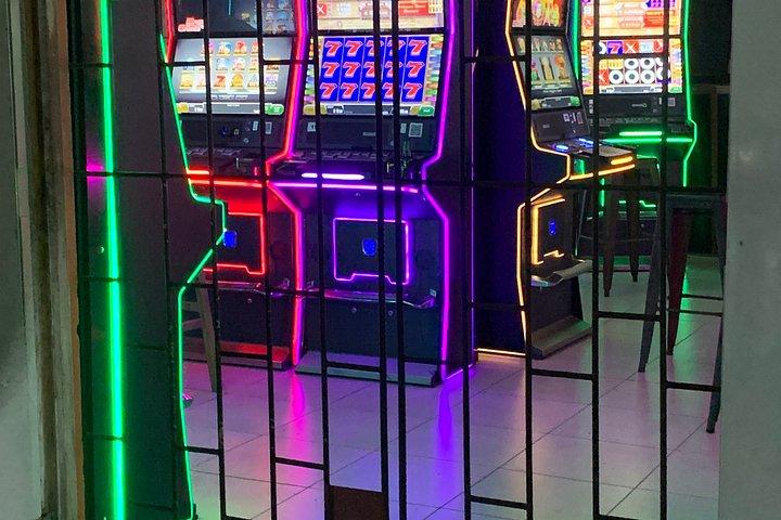 セントルシア金曜ストリートパーティー（プライベートガイド/送迎付き）