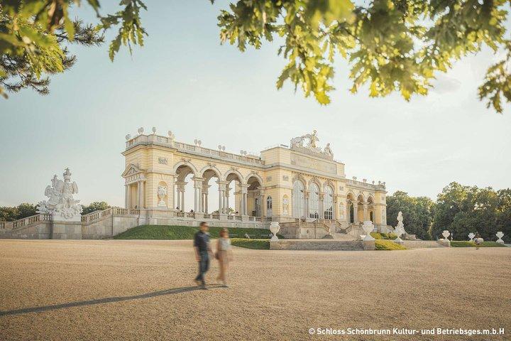 Château de Schönbrunn à Vienne et train panoramique