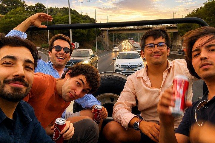 ヴィンテージジープで行くリスボンプライベートサンセットツアー（フード＆ドリンク付き）