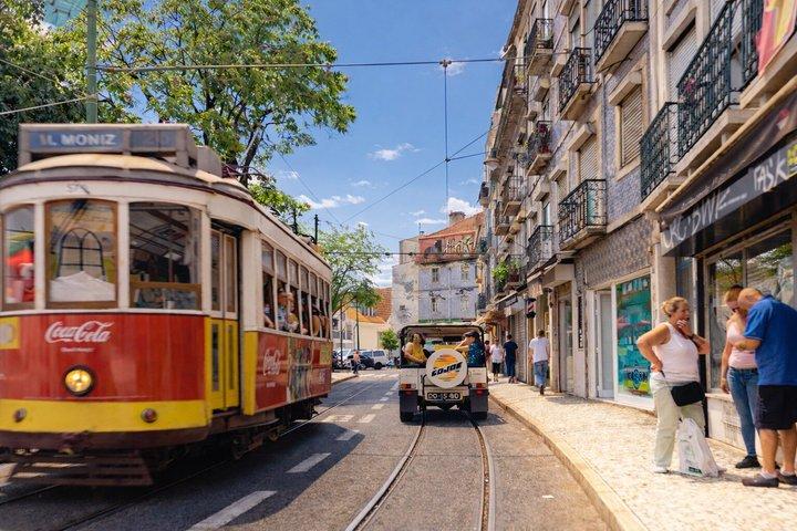 LISBON PRIVATE TOUR em um Jeep vintage com comida e bebida degustações