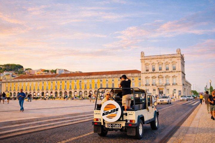 LISBON PRIVATE TOUR em um Jeep vintage com comida e bebida degustações