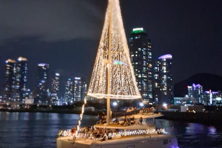 Tour nocturno privado de Busan con tarifa de yate