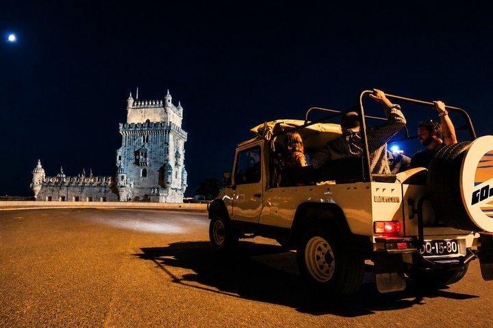 LISBON PRIVATE NIGHT TOUR em um Jeep vintage com comida e bebidas