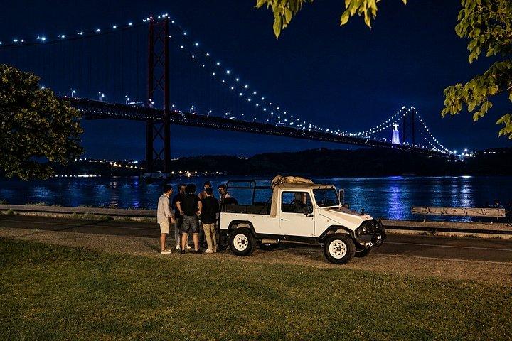 ヴィンテージジープで行くリスボンプライベートナイトツアー（フード＆ドリンク付き）