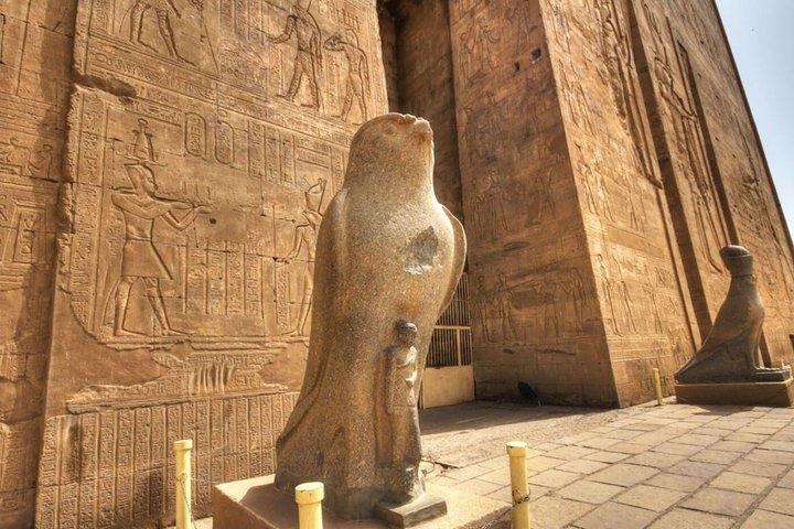 ルクソールのホテルからエドフ＆コムオンボ寺院