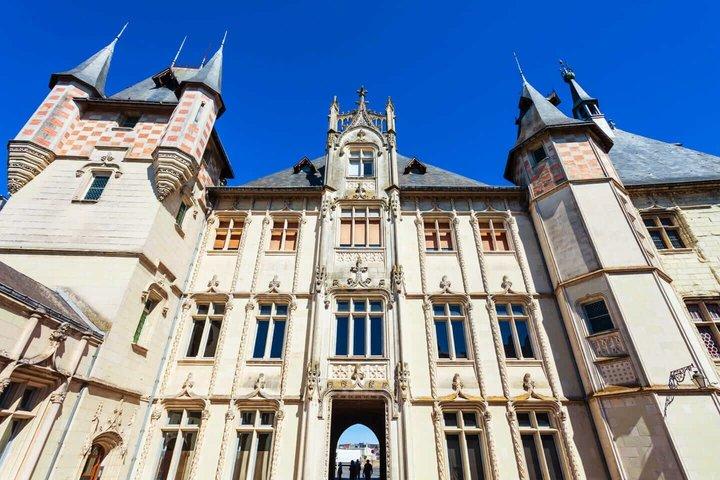 Bonjour Saumur : Privé 2 - Heure Intro City Walk avec Guide Local