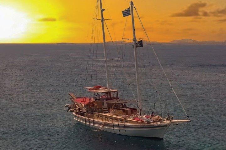 Crociera al tramonto Riviera di Atene – mezza giornata di nuoto e barbecue a bordo