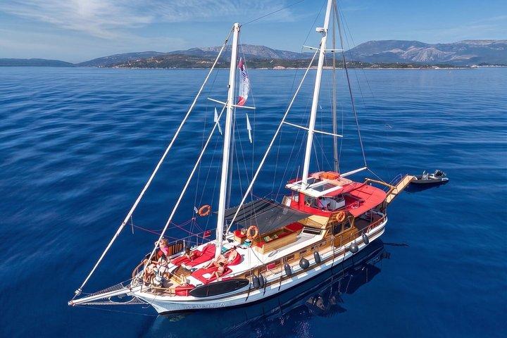Halve dag cruise-Athene Riviera zwemmen & Griekse BBQ Cruise