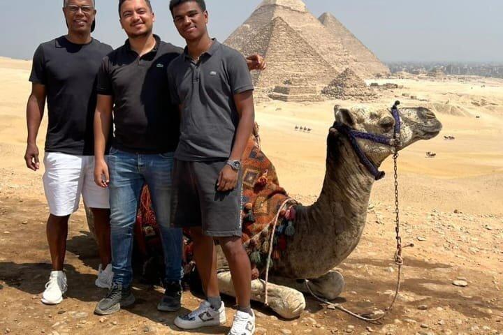 Excursion privée d'une journée aux pyramides de Gizeh, Sphinx, Saqqara et Memphis