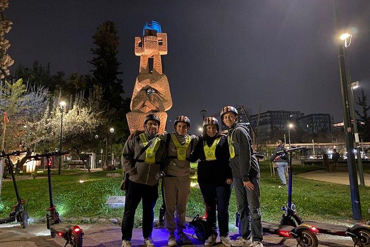 Santiago Sunset Scooter Adventure: Stadsutsikt och lokala höjdpunkter