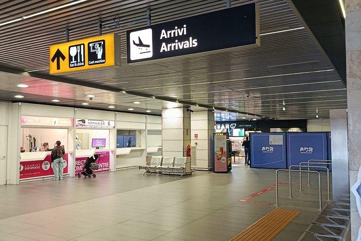 フィウミチーノ空港へのプライベート送迎チヴィタヴェッキアクルーズポート