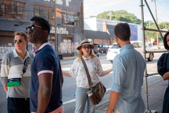 ポンセシティマーケット＆ベトラインフード、歴史、ストリートアート2時間ツアー