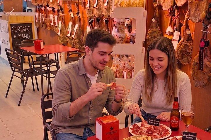 Premium Iberisk skinkprovning nära Sagrada Familia med en Expert