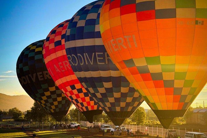 Sunrise Hot Air Balloon Flight Over Teotihuacán from Mexico City