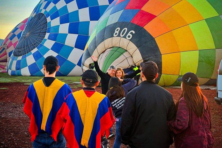 Sunrise Hot Air Balloon Flight Over Teotihuacán from Mexico City