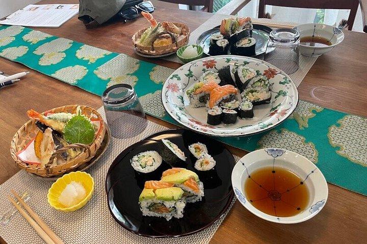 中野での少人数グループの巻き寿司と天ぷら料理教室