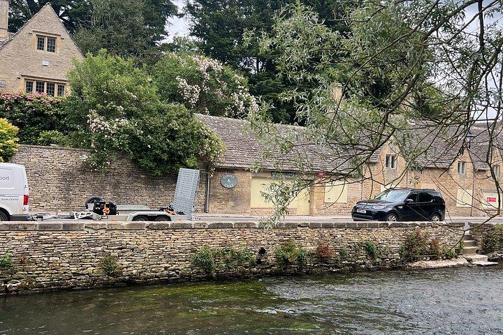 ロンドン発ブルーバッジガイド付きプライベートコッツウォルド日帰りツアー