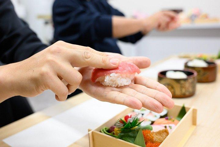 東京：築地場外市場インサイダーツアー＆寿司作り教室