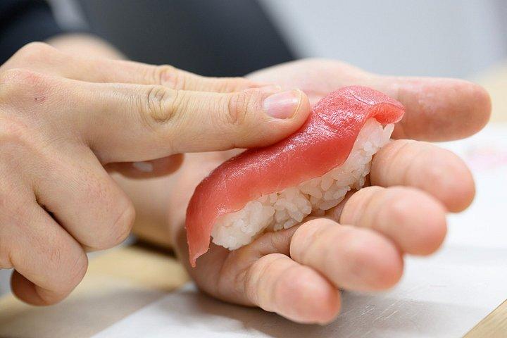 東京：築地場外市場インサイダーツアー＆寿司作り教室