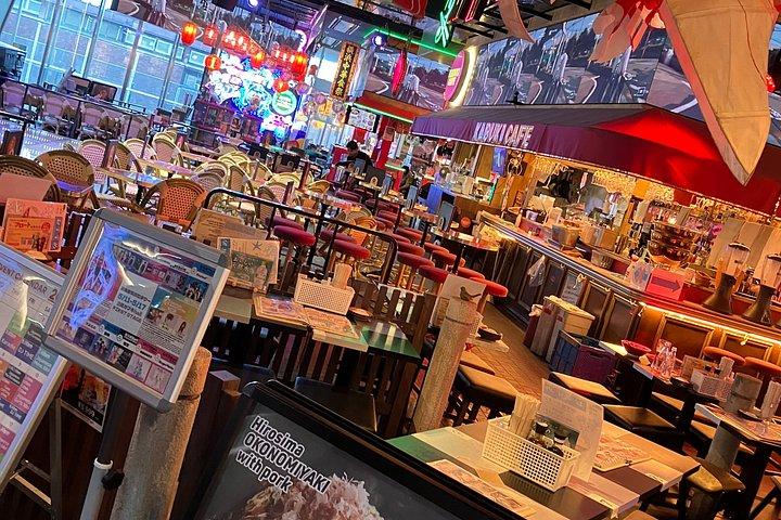東京新宿ウォーキングツアーと地元のおやつ