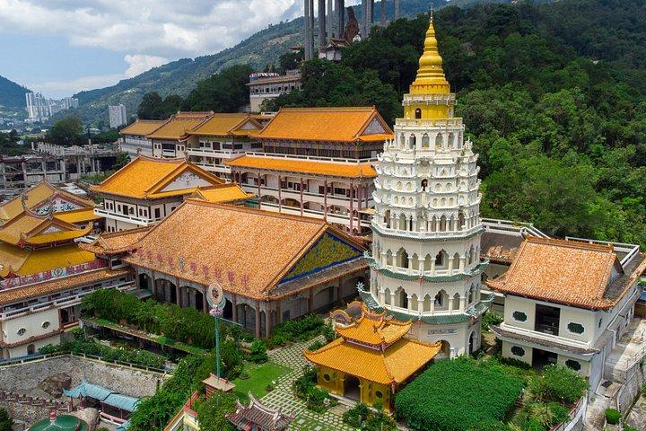 George Town Highlights & Upside Down Museum tours (5 Hours)