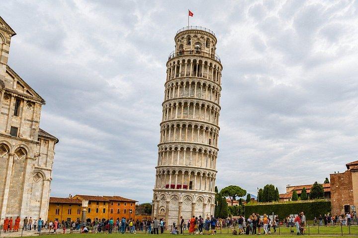 プライベートフィレンツェとピサ日帰り旅行（ローマからミニバンで）