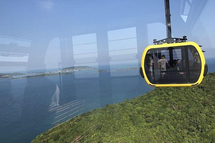 フーコック島の南をクラシック陸軍ジープで探索