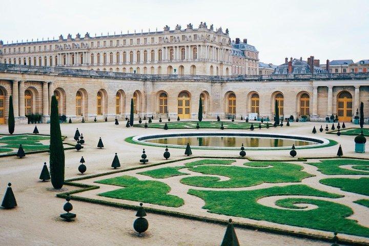 Jardines de Versalles en carrito de golf y experiencia en palacio privado