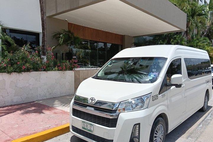Traslado privado do Aeroporto de Cancún para Cancún, Praia e Tulum.