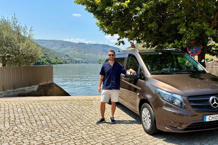 Porto : Douro Valley Small-Group Wine Tour, cruzeiro de barco e almoço