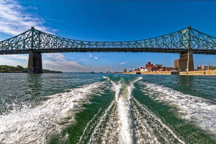 Ultimate Montreal Boat Tour: Picnic Cruise on the St. Lawrence