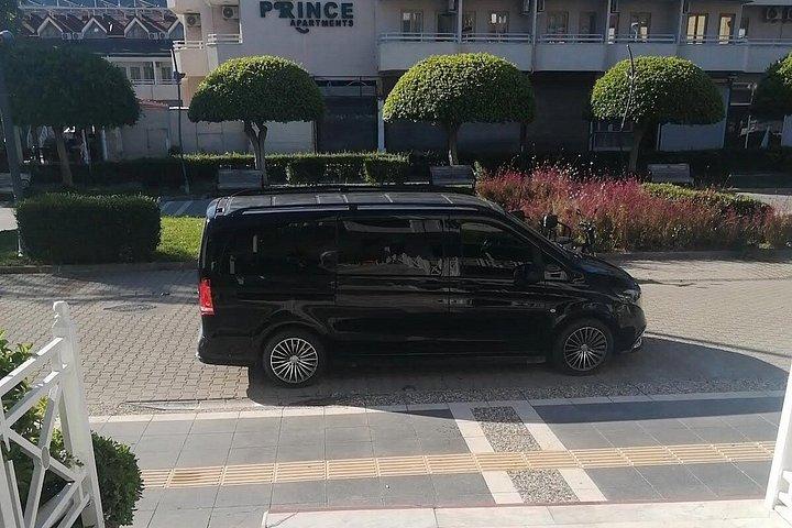 ダラマン空港からフェティエへのプライベート送迎（ホテルドロップオフ付き）