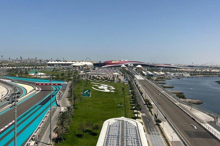 ドバイ発シェイク・ザイード・グランドモスクツアーとヤス島ドライブ