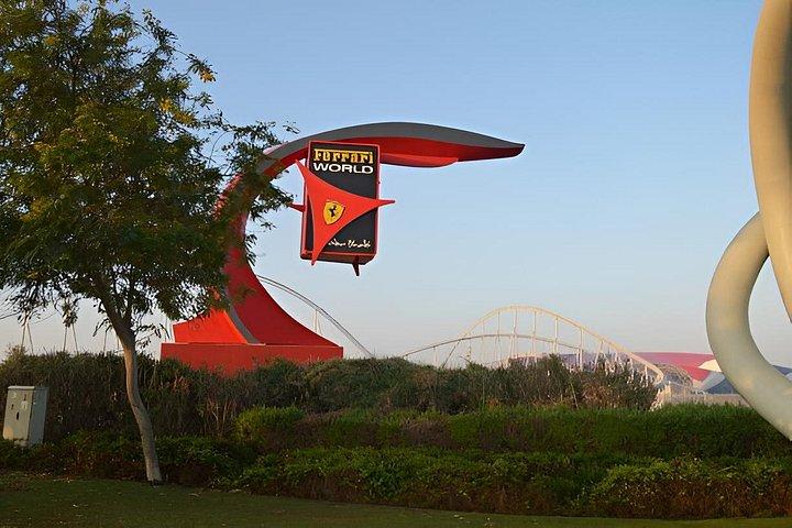 ドバイ発シェイク・ザイード・グランドモスクツアーとヤス島ドライブ