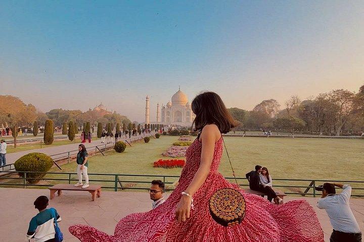アグラの歴史散策と地元市場