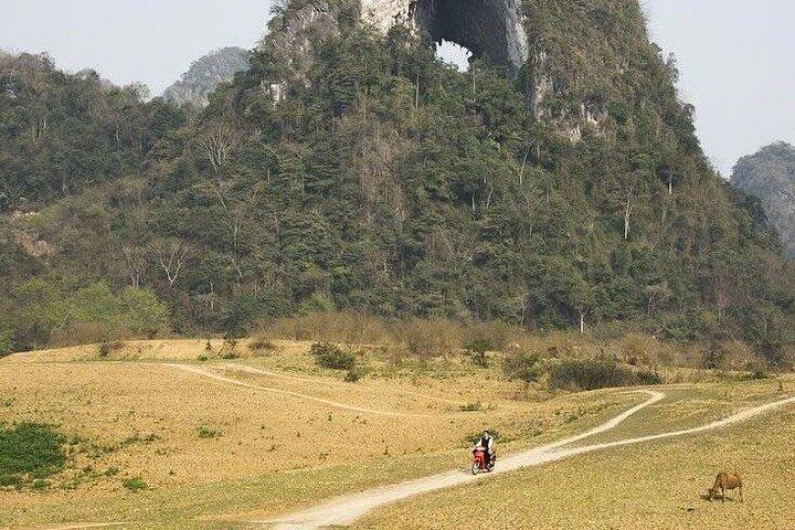 Cao Bang: Loop Tour 3 Days 2 Nights with Local Guide