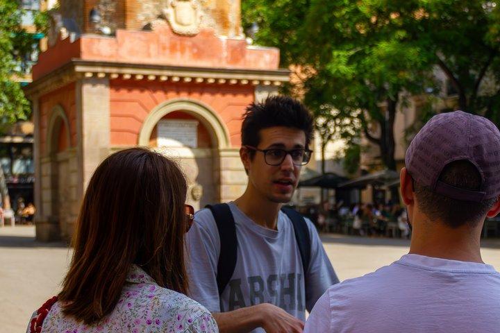 Barcelona : Local Walking Tour of Grace with vermouth included