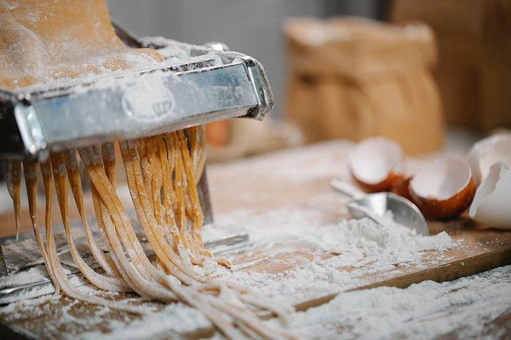Florence Pasta & Tiramisu Cooking Class With Wine - Cooking Italy