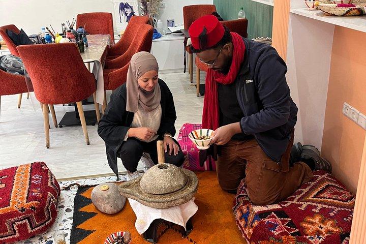 Marrakech : 2H Traditional Argan Oil Extracting Workshop （マラケシュ：2H伝統アルガンオイル採掘ワークショップ）