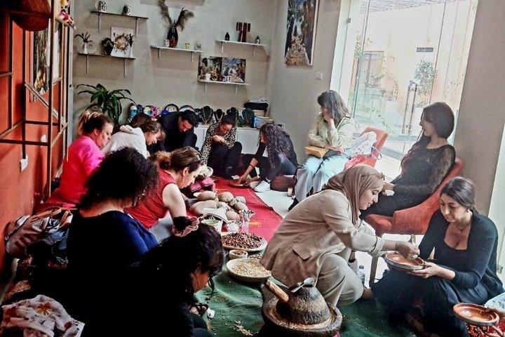 Marrakech : 2H Traditional Argan Oil Extracting Workshop （マラケシュ：2H伝統アルガンオイル採掘ワークショップ）