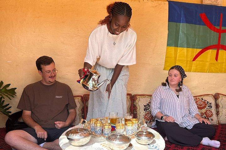 ラバトでムセメンとハルチャアムルーを作り、地元の家族とお茶を