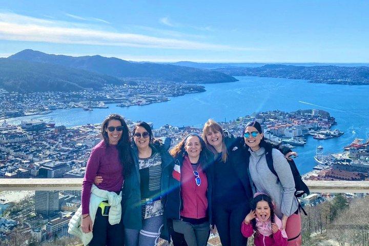 Private Bergen Food, History and Fløibanen Viewpoint Tour