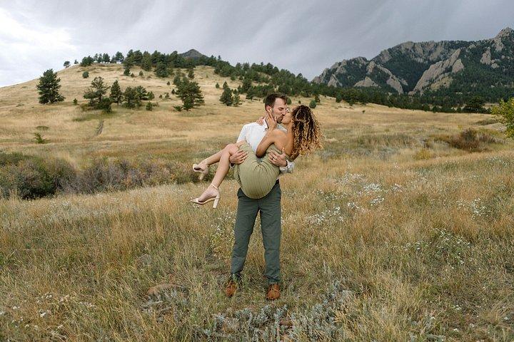 Scenic Mountain Photoshoot in Boulder, Colorado