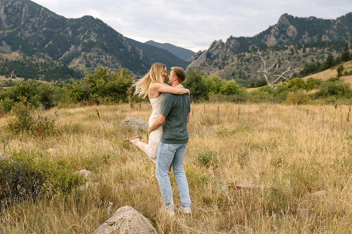 Scenic Mountain Photoshoot in Boulder, Colorado
