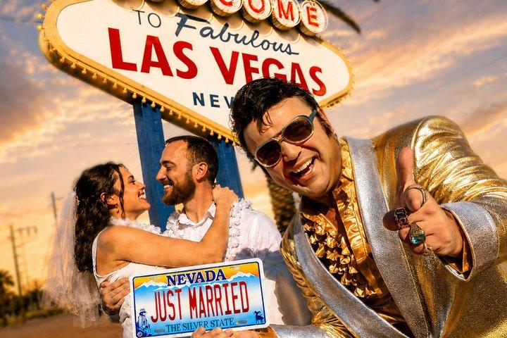 Boda o renovación de votos de Gold Elvis en Las Vegas Sign